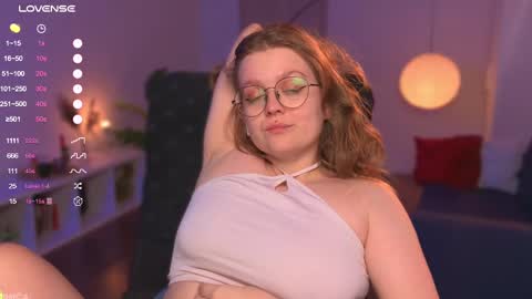 Snapshot of emilyforelsket chatting on 03/07/25, 03:49 Emily online show from 03/07/25, 03:49