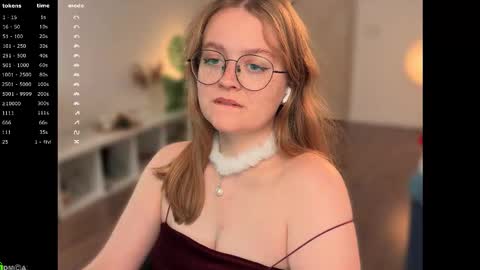 Snapshot of emilyforelsket chatting on 12/03/25, 12:03 Emily online show from 12/03/25, 12:03