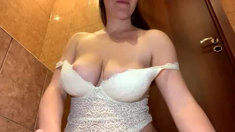 emilygibbes online show from 10/21/25, 10:43