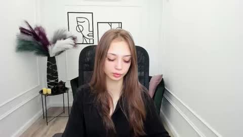 Snapshot of emilygraydis chatting on 11/19/25, 04:23 Emily online show from 11/19/25, 04:23