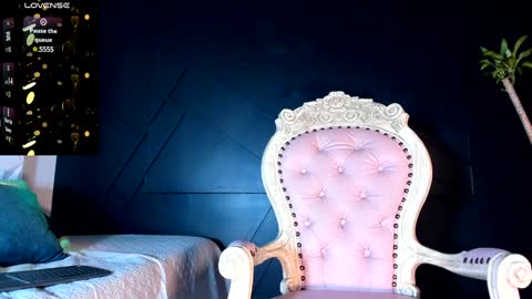 Emily online show from 12/19/24, 11:18