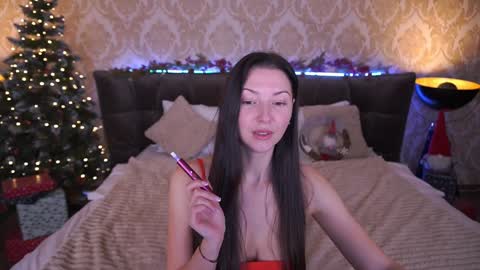 Snapshot of emilyhalls chatting on 12/24/24, 05:34 Emily online show from 12/24/24, 05:34