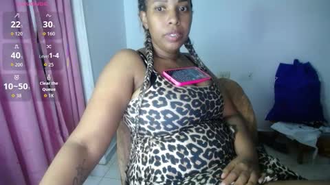 Snapshot of emilyhines__ chatting on 11/19/25, 10:21 Emilyhines online show from 11/19/25, 10:21