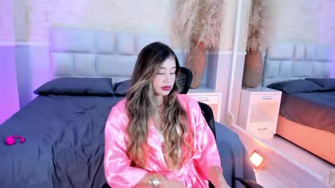Snapshot of emilyjohnsoon_ chatting on 04/16/26, 02:40 EmilyJhonson online show from 04/16/26, 02:40