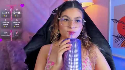 Snapshot of emilyjonesss_ chatting on 02/28/26, 07:59 Emilyjonnes online show from 02/28/26, 07:59