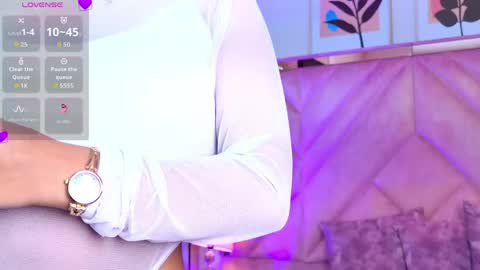 Emilyjonnes  online show from 04/14/26, 09:32