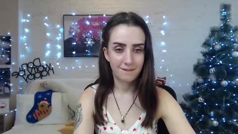 Snapshot of emilylayer chatting on 12/14/24, 05:40 Emyli online show from 12/14/24, 05:40