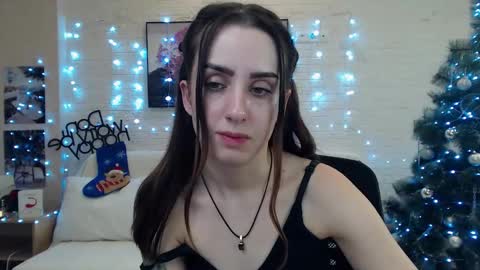 Snapshot of emilylayer chatting on 12/15/24, 03:34 Emyli online show from 12/15/24, 03:34