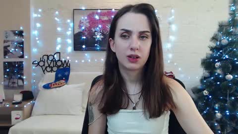 Snapshot of emilylayer chatting on 12/23/24, 08:47 Emyli online show from 12/23/24, 08:47