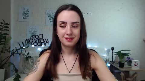 Snapshot of emilylayer chatting on 01/15/25, 04:04 Emyli online show from 01/15/25, 04:04