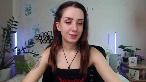 Snapshot of emilylayer chatting on 01/29/25, 08:56 Emyli online show from 01/29/25, 08:56