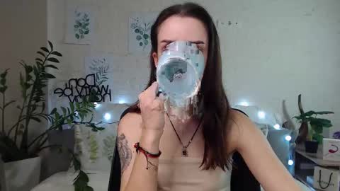 Snapshot of emilylayer chatting on 02/03/25, 11:58 Emyli online show from 02/03/25, 11:58