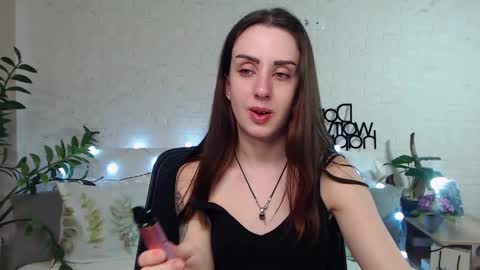 Snapshot of emilylayer chatting on 02/05/25, 04:16 Emyli online show from 02/05/25, 04:16