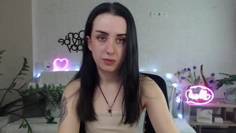 Snapshot of emilylayer chatting on 02/18/25, 09:20 Emyli online show from 02/18/25, 09:20
