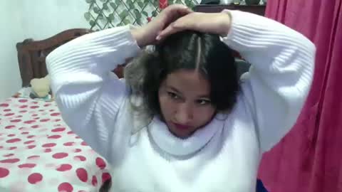 Snapshot of emilylove14 chatting on 12/29/24, 01:34 Emily Cortez online show from 12/29/24, 01:34