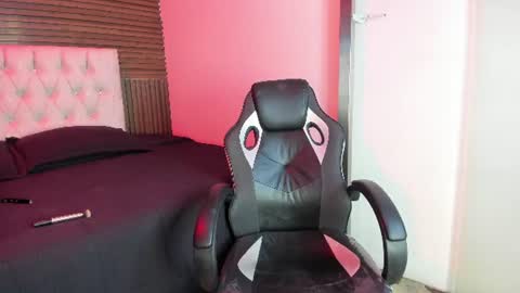 emilymora1_ online show from 06/12/26, 04:44