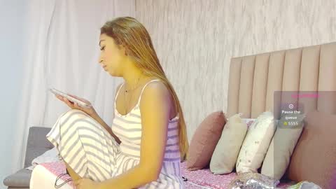 My IG - EmilyParker   online show from 11/21/25, 04:49