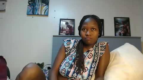 Snapshot of emilyposha chatting on 01/26/25, 03:06 Emilly online show from 01/26/25, 03:06