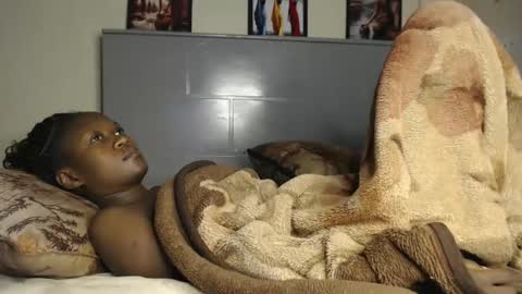 Snapshot of emilyposha chatting on 03/10/25, 05:00 Emilly online show from 03/10/25, 05:00