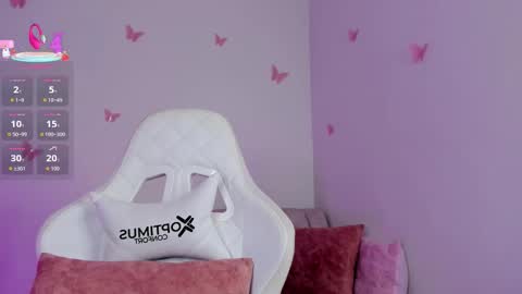 Snapshot of emilyrive chatting on 09/25/25, 11:14 Emily online show from 09/25/25, 11:14