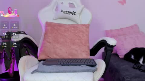 Emily  online show from 10/24/25, 09:44