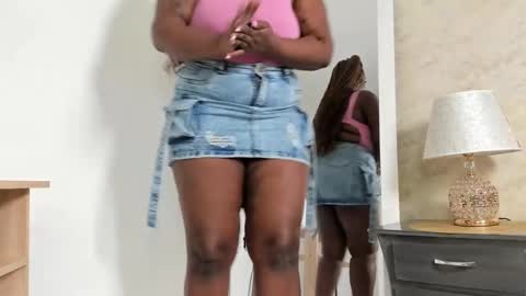 Snapshot of emilyrojas chatting on 09/12/25, 12:16 emilyrojas online show from 09/12/25, 12:16