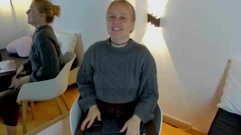 Summer 3 online show from 02/22/26, 01:09