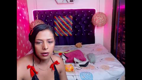 Snapshot of emilytssweet chatting on 02/18/25, 06:58 Emily online show from 02/18/25, 06:58