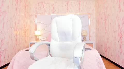 Emily  2200 - 600GMT-5 online show from 02/20/26, 09:04