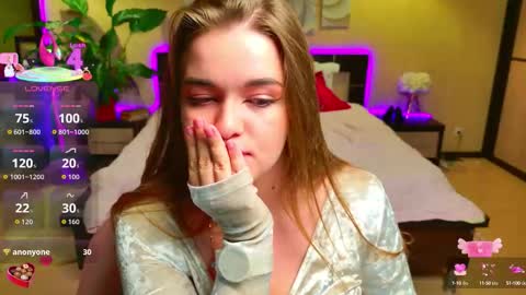 Snapshot of emilywhisperawesome chatting on 09/13/25, 10:31 emilywhisperawesome online show from 09/13/25, 10:31