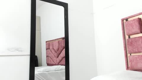 Snapshot of emilyy_cooperr chatting on 03/11/25, 06:32 emilyy_cooperr online show from 03/11/25, 06:32