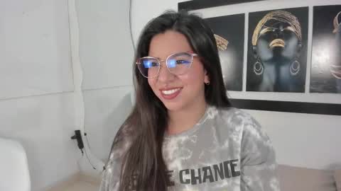 Snapshot of emilyy_cooperr chatting on 10/02/25, 12:12 emilyy_cooperr online show from 10/02/25, 12:12