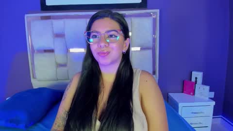 emilyy_cooperr online show from 02/19/26, 12:23