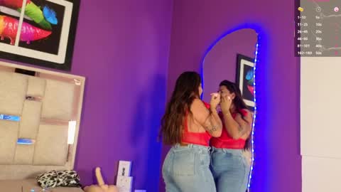 Snapshot of emilyy_cooperr chatting on 05/20/26, 12:11 emilyy_cooperr online show from 05/20/26, 12:11