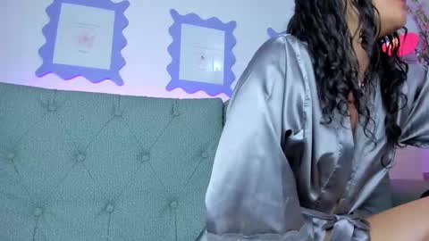 Snapshot of emilyy_kim chatting on 03/09/25, 10:19 emilyy_kim online show from 03/09/25, 10:19