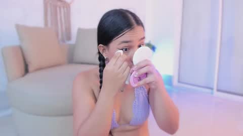 emilyy_kim online show from 04/13/26, 06:24