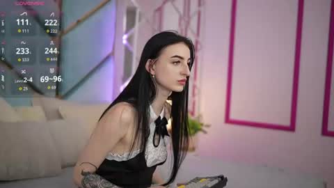 Snapshot of emilyymoon chatting on 07/04/26, 06:08 emilyymoon online show from 07/04/26, 06:08