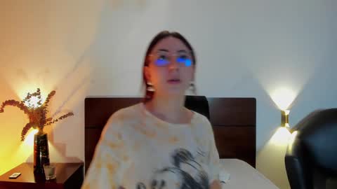 Snapshot of emilyywatson chatting on 12/18/24, 11:34 Emilyy Watson online show from 12/18/24, 11:34
