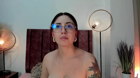 Snapshot of emilyywatson chatting on 02/28/25, 11:36 Emilyy Watson online show from 02/28/25, 11:36