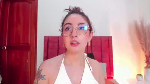 Snapshot of emilyywatson chatting on 09/12/25, 12:22 Emilyy Watson online show from 09/12/25, 12:22