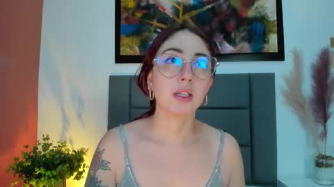 Snapshot of emilyywatson chatting on 09/14/25, 02:16 Emilyy Watson online show from 09/14/25, 02:16