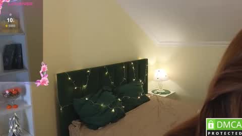 Snapshot of emina_woody chatting on 12/21/25, 06:15 Tracy online show from 12/21/25, 06:15