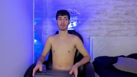 Snapshot of emir_ozan chatting on 12/18/25, 11:27 emir_ozan online show from 12/18/25, 11:27