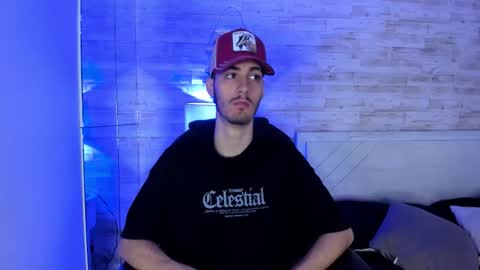 Snapshot of emir_ozan chatting on 12/21/25, 11:17 emir_ozan online show from 12/21/25, 11:17