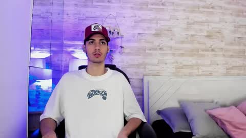 Snapshot of emir_ozan chatting on 01/14/26, 11:27 emir_ozan online show from 01/14/26, 11:27