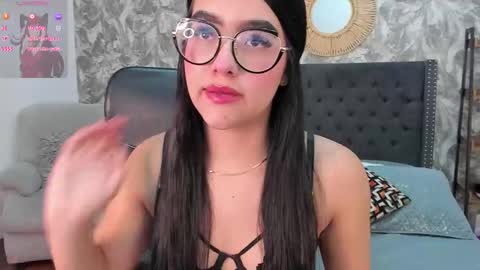 emma  online show from 10/11/25, 01:09