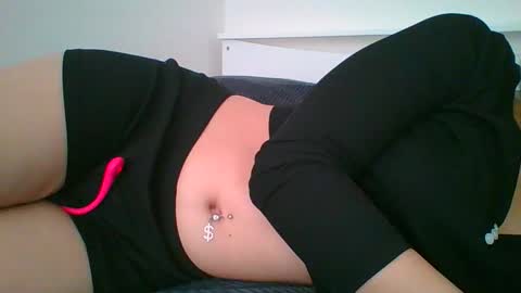 emma_991 online show from 12/18/25, 08:53