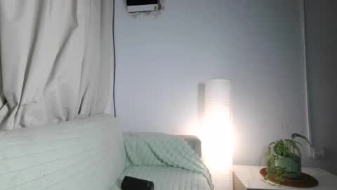 Snapshot of emma______1996 chatting on 07/19/26, 08:07 emma______1996 online show from 07/19/26, 08:07
