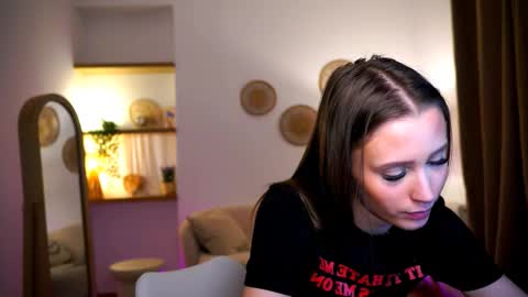 Snapshot of emma__cutiee chatting on 12/07/24, 05:26 Your Emma online show from 12/07/24, 05:26