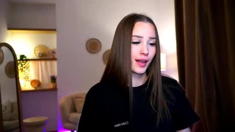 Snapshot of emma__cutiee chatting on 01/09/25, 10:31 Your Emma online show from 01/09/25, 10:31